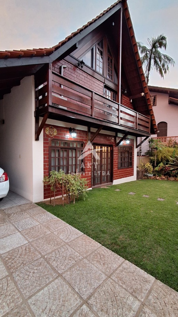 residential-/-home-3-quartos-240m2-santo-antonio-joinville-sc