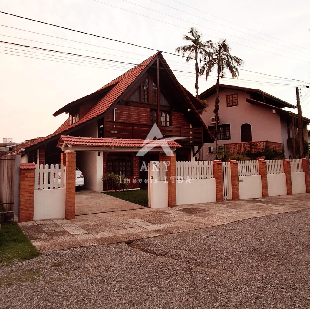 residential-/-home-3-quartos-240m2-santo-antonio-joinville-sc
