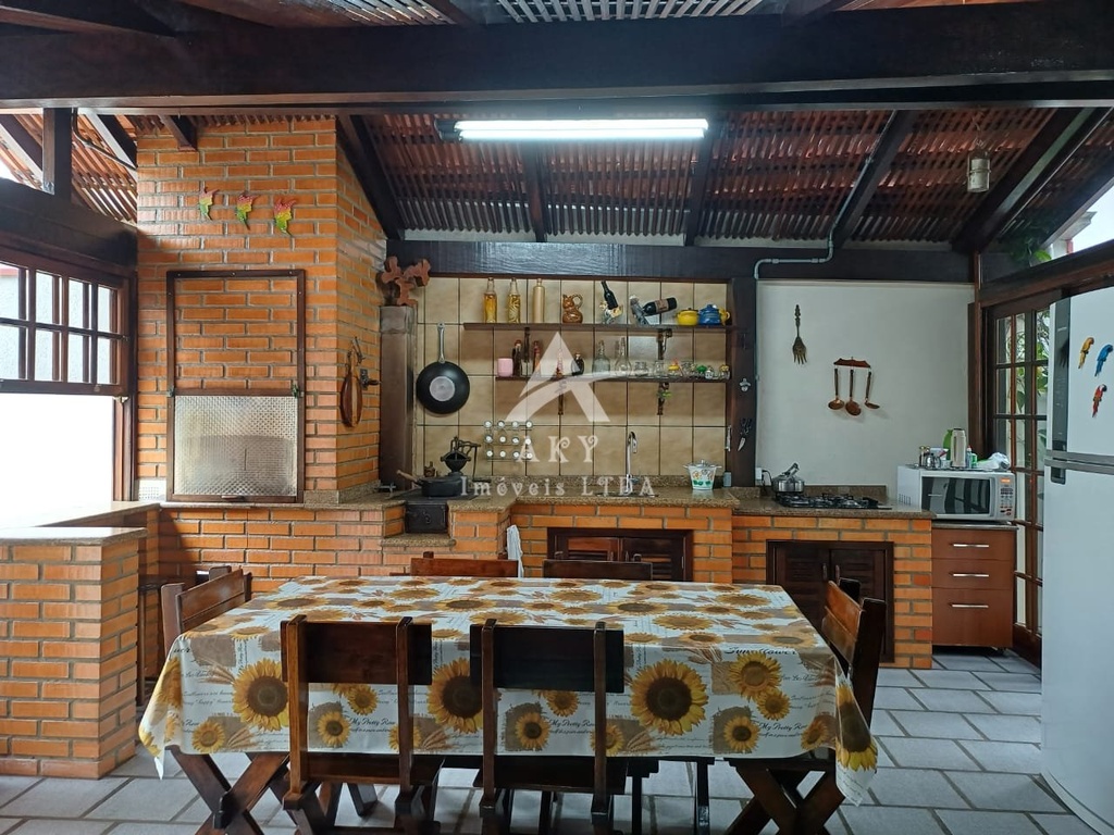 residential-/-home-3-quartos-240m2-santo-antonio-joinville-sc