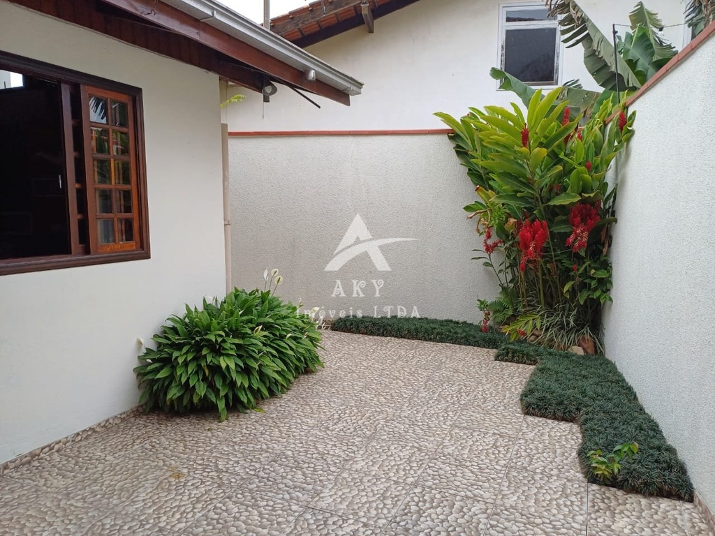 residential-/-home-3-quartos-240m2-santo-antonio-joinville-sc