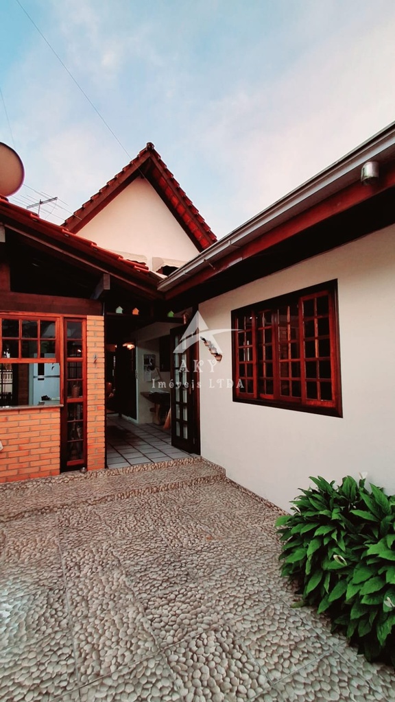 residential-/-home-3-quartos-240m2-santo-antonio-joinville-sc