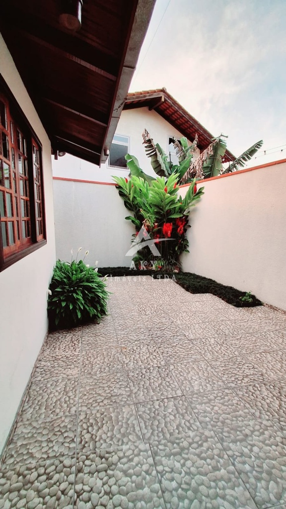residential-/-home-3-quartos-240m2-santo-antonio-joinville-sc